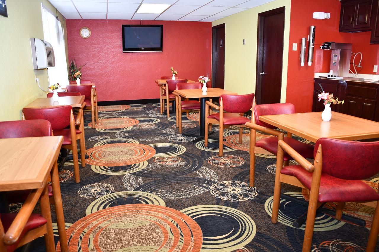 Regency Inn & Suites Faribault Екстер'єр фото