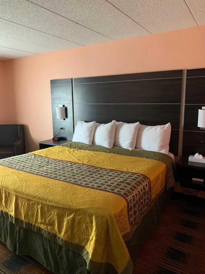 Regency Inn & Suites Faribault Екстер'єр фото