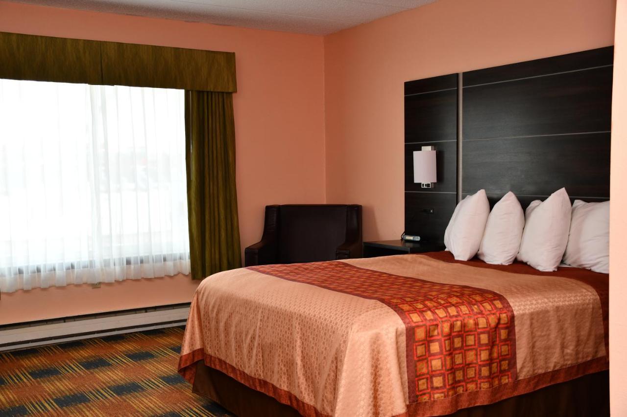 Regency Inn & Suites Faribault Екстер'єр фото